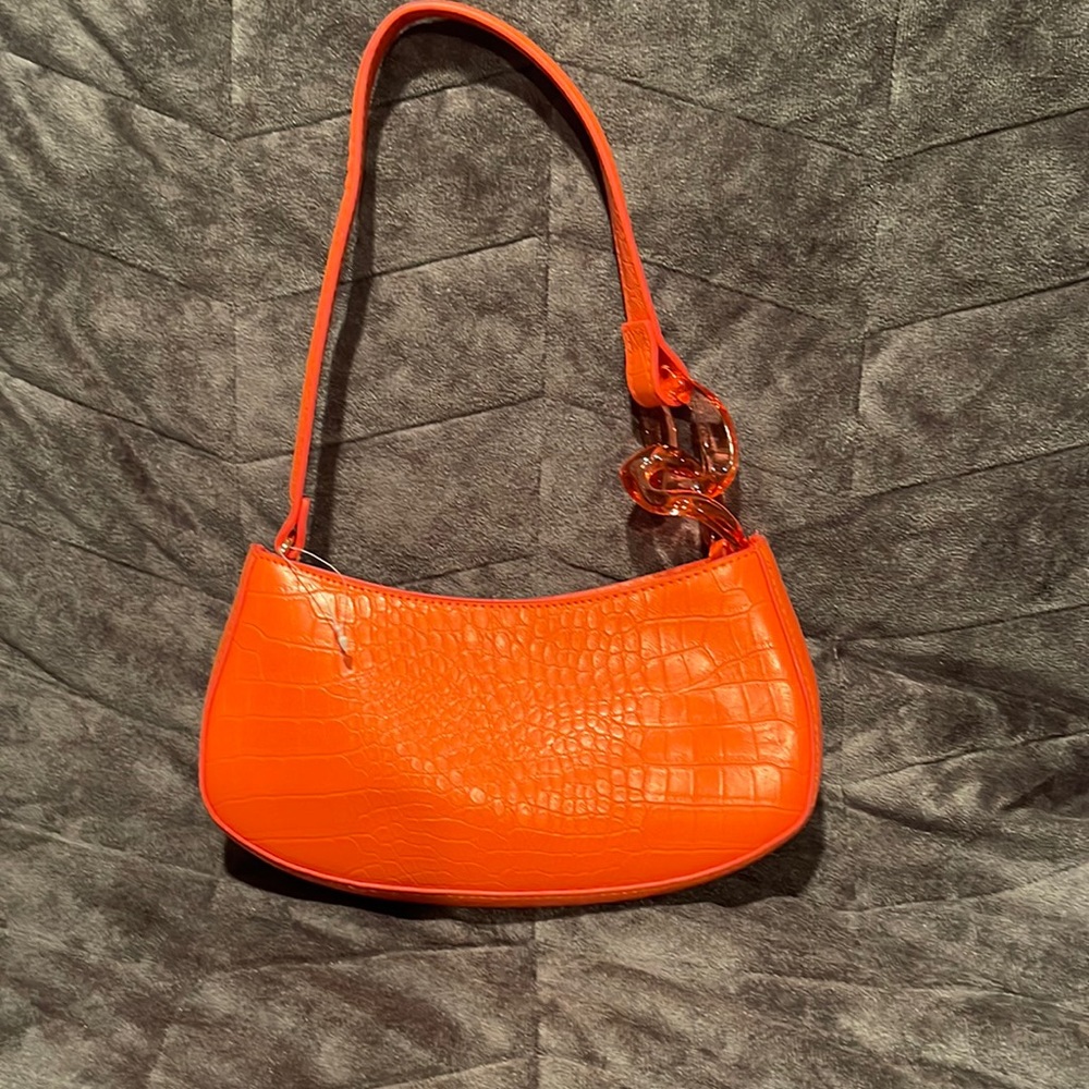 Contemporary baguette purse